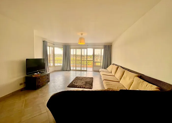 Villa 6 Brs W/ Private Pool - Sandy - Wifi