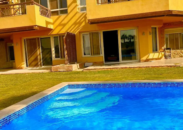 6 Brs W/ Private Pool - Sandy - Wifi