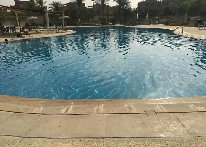 6 Brs W/ Private Pool - Sandy - Wifi * Ain Suchna